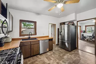 426 E Carroll St, Portage, WI 53901 - Photo 2