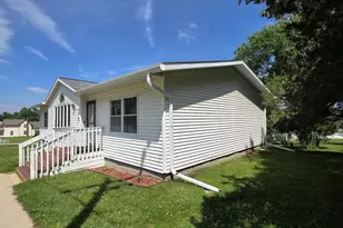 316 E Berlin St, Neshkoro, WI 54960 - Photo 4