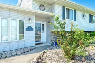 740 E Scott St, Omro, WI 54963 - Photo 2