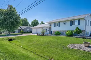 740 E Scott St, Omro, WI 54963 - Photo 4