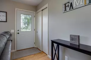 1787 Oakview Dr, Stoughton, WI 53589 - Photo 6