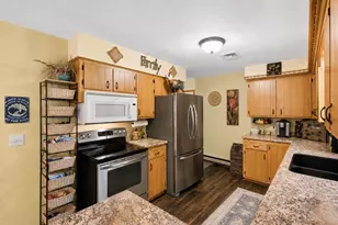 1509 Crystal Ln, Sun Prairie, WI 53590 - Photo 8