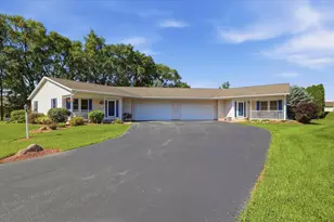 1180 Bloomingfield Dr, Whitewater, WI 53190 - Photo 2