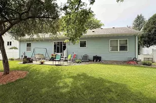 1820 Edon Dr, Janesville, WI 53546 - Photo 10