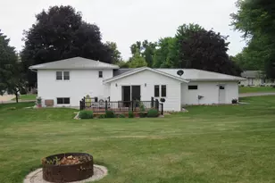 103 We-Go Trail, Fox Lake, WI 53933 - Photo 4