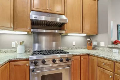 530 W Doty Street #302, Madison, WI 53703 - Photo 6