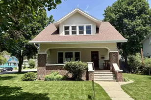 7226 Hubbard Ave, Middleton, WI 53562 - Photo 2