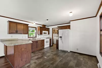 808 Charles Lane, Stoughton, WI 53589 - Photo 14
