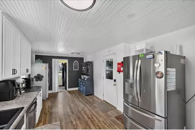 879 E Inman Parkway, Beloit, WI 53511 - Photo 12