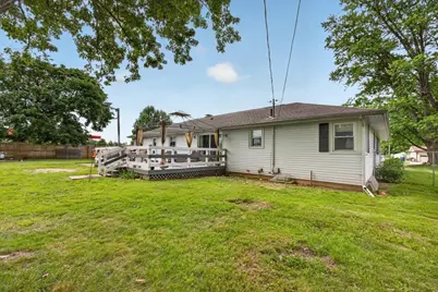 879 E Inman Parkway, Beloit, WI 53511 - Photo 32