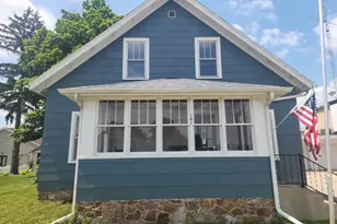101 S Oak St St, North Freedom, WI 53951 - Photo 2