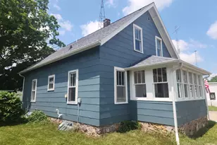 101 S Oak St St, North Freedom, WI 53951 - Photo 4