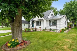 197 Brandon St, Waupun, WI 53963 - Photo 2