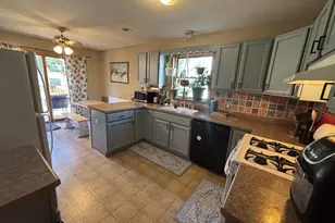 1500 Evergreen Dr, Janesville, WI 53546 - Photo 6