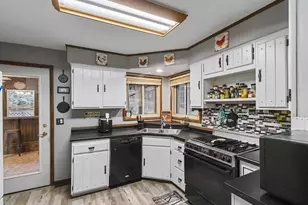 946 Gale Dr, Dell Prairie, WI 53965 - Photo 28