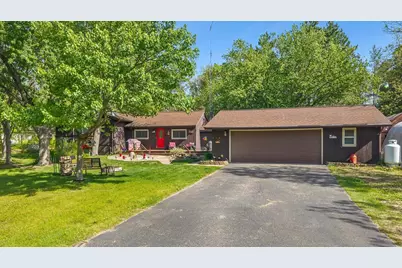 946 Gale Drive, Dell Prairie, WI 53965 - Photo 2