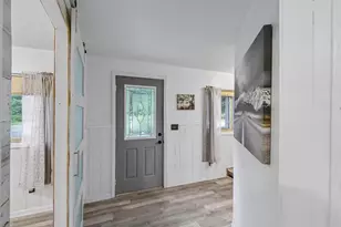 946 Gale Dr, Dell Prairie, WI 53965 - Photo 4