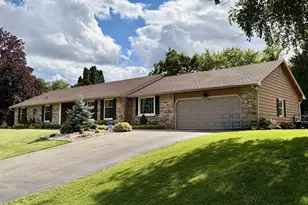 1903 Eastwood Ave, Janesville, WI 53545 - Photo 2