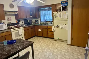 1002 Monica Ln, Madison, WI 53704 - Photo 4