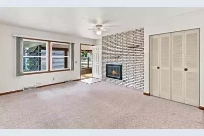 2834 Commercial Avenue, Madison, WI 53704 - Photo 6