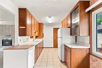 2834 Commercial Avenue, Madison, WI 53704 - Photo 8
