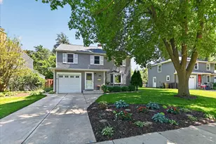 445 Caromar Dr, Madison, WI 53711 - Photo 2