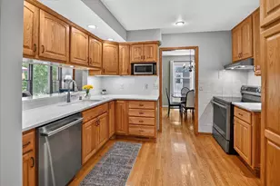 445 Caromar Dr, Madison, WI 53711 - Photo 12