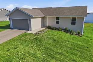 708 E Maple Beach Dr, Edgerton, WI 53534 - Photo 1