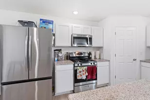 708 E Maple Beach Dr, Edgerton, WI 53534 - Photo 8