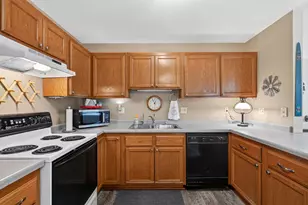 403 Hanson Rd, Stoughton, WI 53589 - Photo 8
