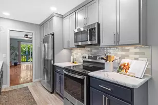 714 Bewick Dr, Madison, WI 53714 - Photo 2
