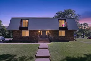 5110 Pebblebrook Dr, Madison, WI 53716 - Photo 2