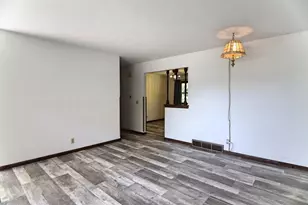 1109 Ontario Dr, Janesville, WI 53545 - Photo 6
