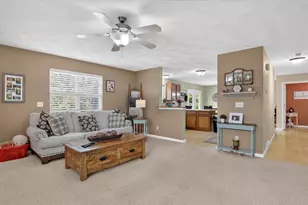 613 S 6th St, Janesville, WI 53536 - Photo 8