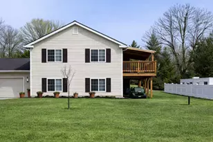 906 Golden Dr, Wisconsin Dells, WI 53965 - Photo 2