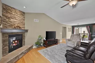 100 Farwell Dr, Cottage Grove, WI 53527 - Photo 6