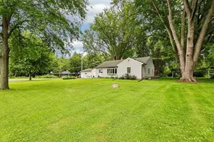 213 E Winnequah Rd, Madison, WI 53716 - Photo 4