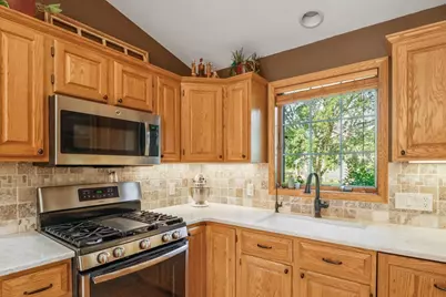 933 Chalfont Drive, Sun Prairie, WI 53590 - Photo 10