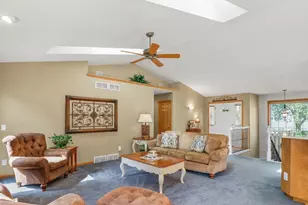 933 Chalfont Dr, Sun Prairie, WI 53590 - Photo 6