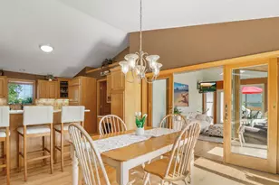933 Chalfont Dr, Sun Prairie, WI 53590 - Photo 14
