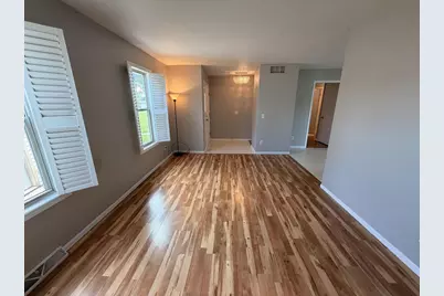 25 Plum Tree Village, Beloit, WI 53511 - Photo 8