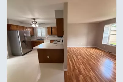 25 Plum Tree Village, Beloit, WI 53511 - Photo 10