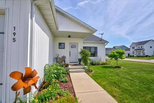 195 Prairie Mound Dr, Oregon, WI 53575 - Photo 2