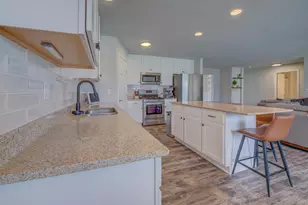 2215 Red Barn Ln, Beloit, WI 53511 - Photo 8