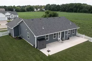 2215 Red Barn Ln, Beloit, WI 53511 - Photo 24
