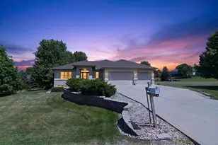 5215 Preservation Pl, Sun Prairie, WI 53590 - Photo 2