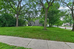 137 Proudfit St, Madison, WI 53715 - Photo 6