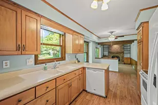 7830 W Oakbrook Cir, Madison, WI 53717 - Photo 8