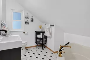 2626 Chamberlain Ave, Madison, WI 53705 - Photo 24