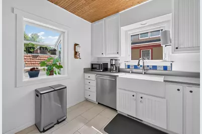 2626 Chamberlain Avenue, Madison, WI 53705 - Photo 10